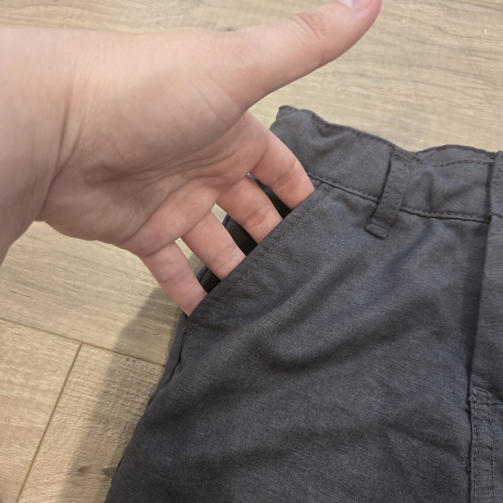 Toddler boys woven quick dry flat front 'at the knee' grey chino shorts size 3T - Picture 3 of 9